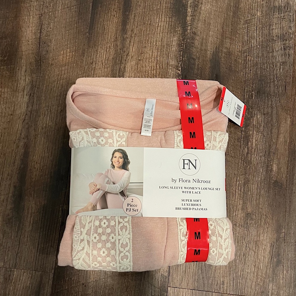 Pink lace long sleeve pajama set brand new size medium